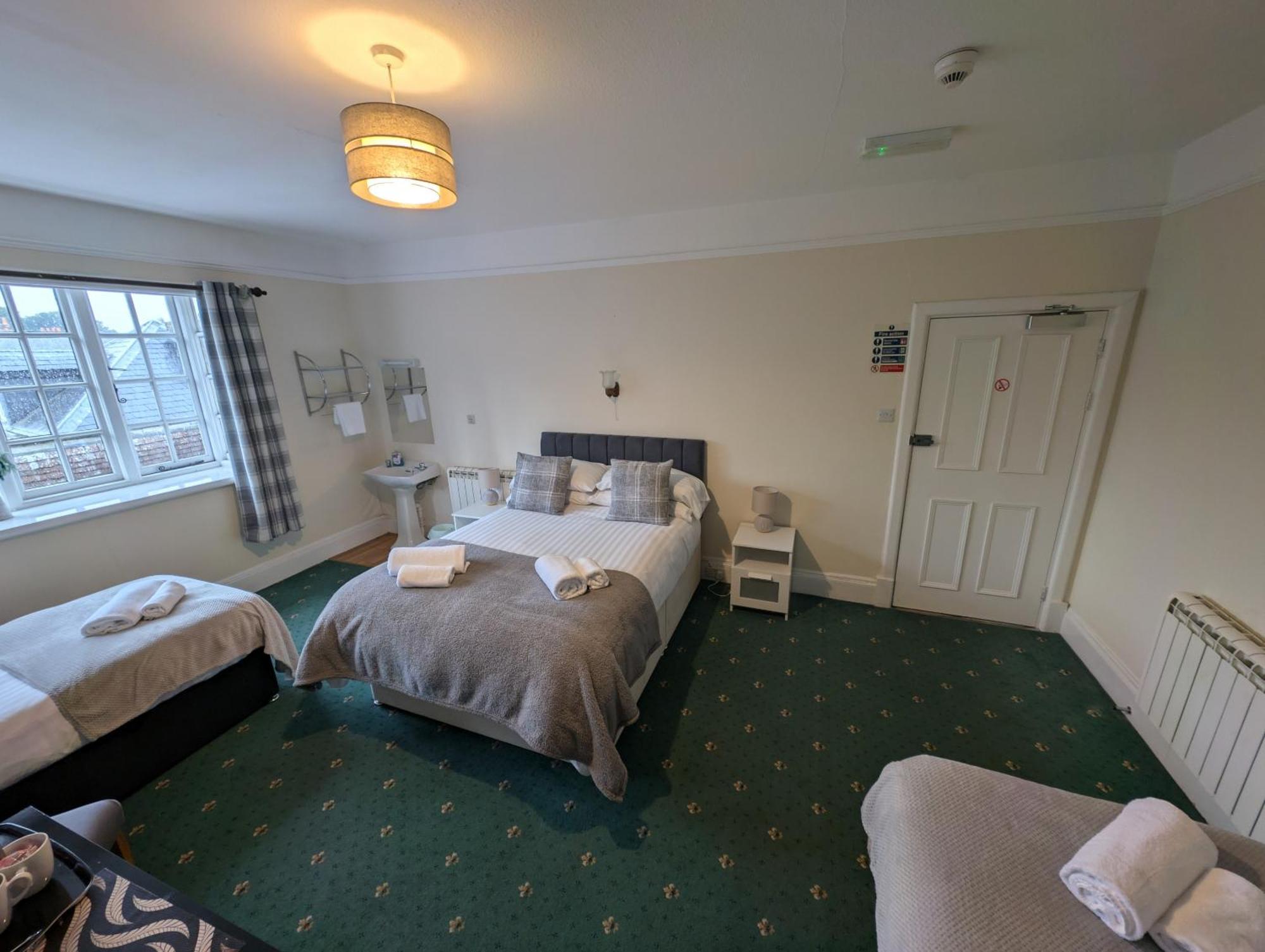 The Bear Marlborough Hotel Luaran gambar