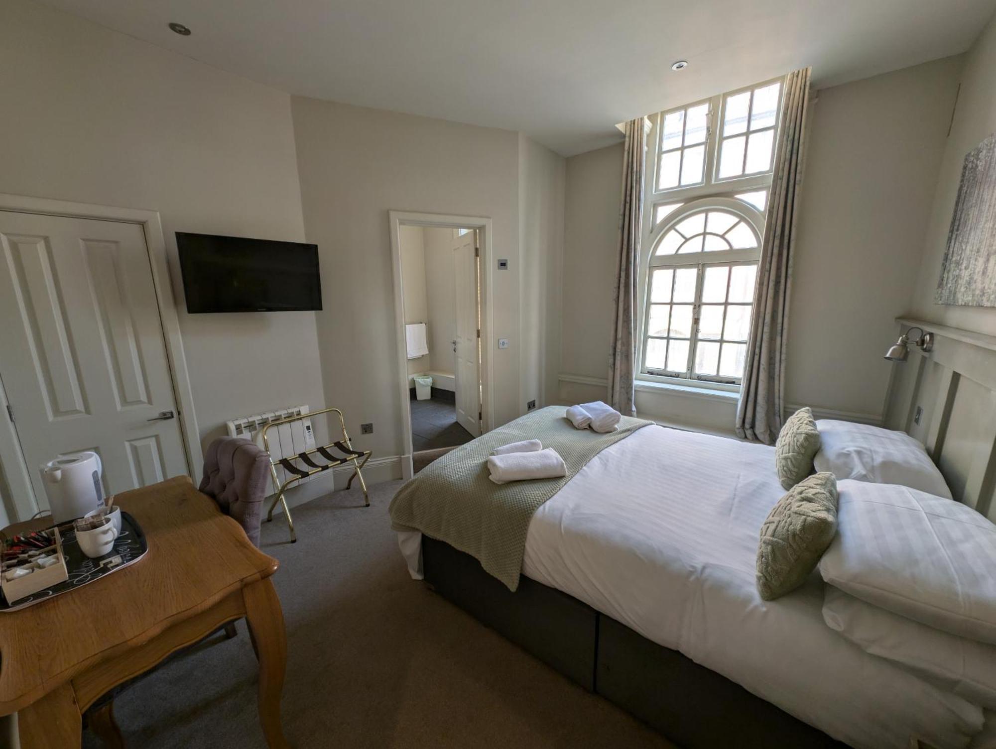 The Bear Marlborough Hotel Luaran gambar
